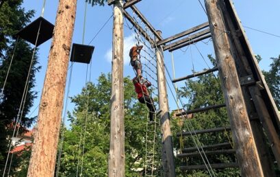 Klettern im Team – Unsere Klassen im Hochseilgarten